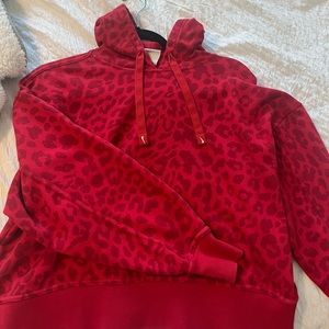Nike Cropped Sweatshirt! Red cheetah print. Very good condition, worn once.